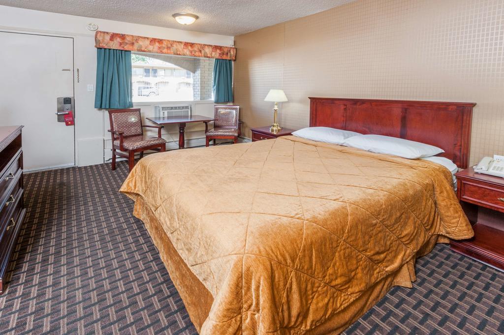 Hotel Super 8 Village